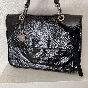 Laura DiMaggio black leather 90s Y2K patent hand bag
